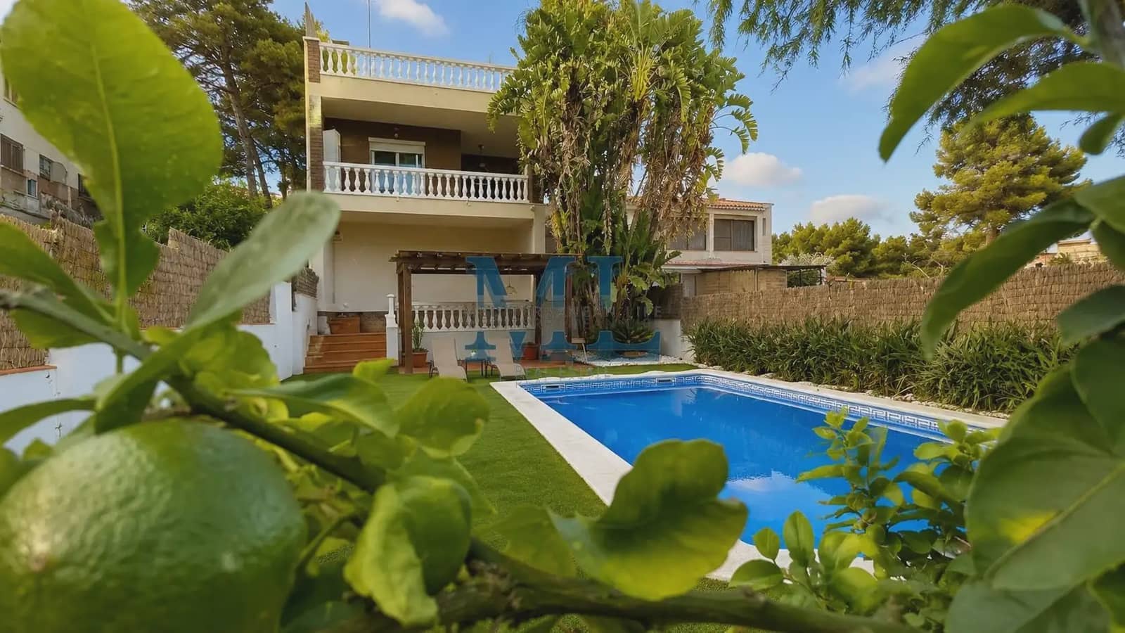 Chalet de 5 habitaciones en Cubelles en venta con piscina garaje - 465.000 € (Ref: 10081526)