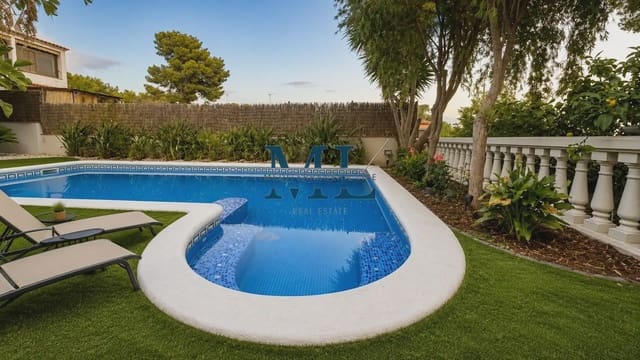 Chalet de 5 habitaciones en Cubelles en venta con piscina garaje - 465.000 € (Ref: 10081526)