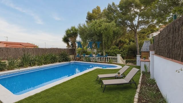 Chalet de 5 habitaciones en Cubelles en venta con piscina garaje - 465.000 € (Ref: 10081526)
