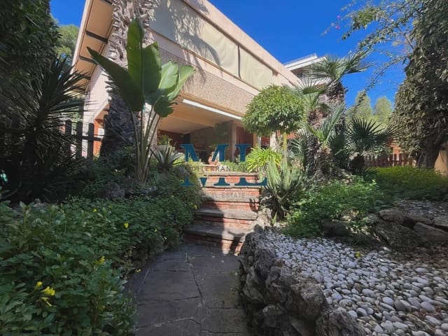 Chalet de 3 habitaciones en Sant Pere de Ribes en venta con garaje - 721.000 € (Ref: 10081527)