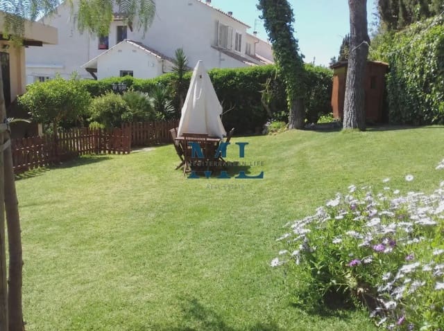 Chalet de 3 habitaciones en Sant Pere de Ribes en venta con garaje - 721.000 € (Ref: 10081527)