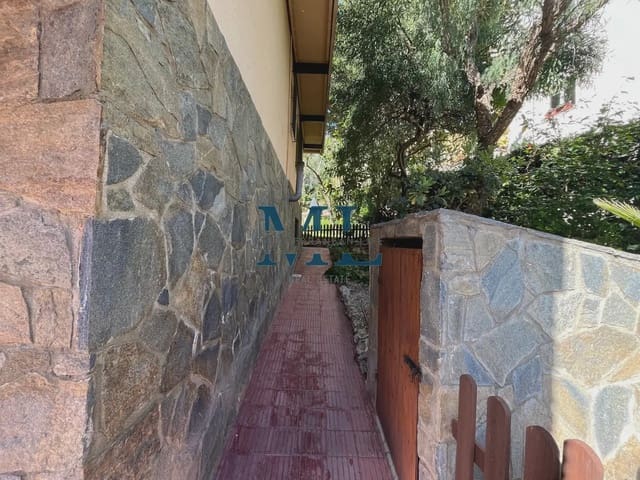 Chalet de 3 habitaciones en Sant Pere de Ribes en venta con garaje - 721.000 € (Ref: 10081527)