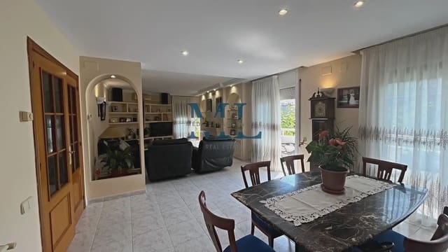 Casa de 5 habitaciones en Vilanova i la Geltrú en venta con garaje - 520.000 € (Ref: 10081536)