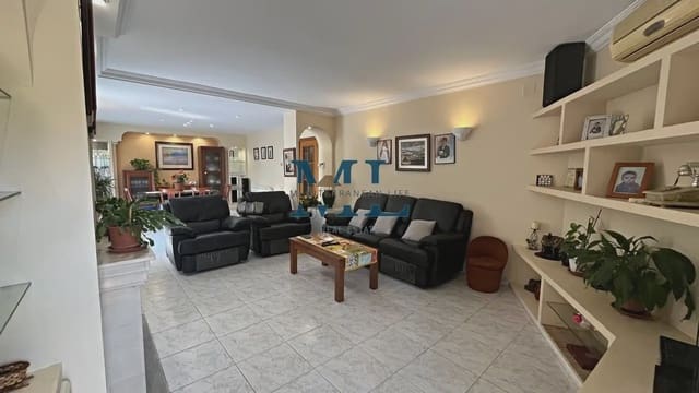 Casa de 5 habitaciones en Vilanova i la Geltrú en venta con garaje - 520.000 € (Ref: 10081536)