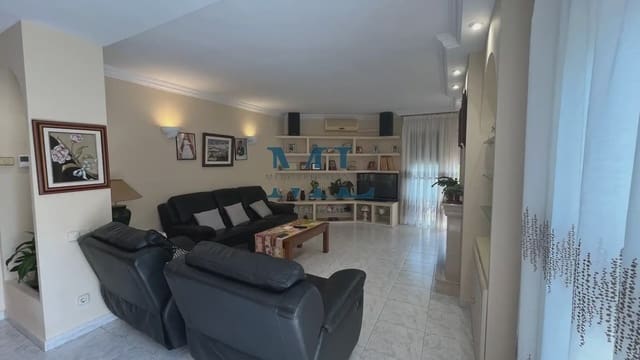Casa de 5 habitaciones en Vilanova i la Geltrú en venta con garaje - 520.000 € (Ref: 10081536)