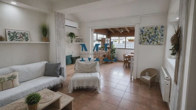 5 soverom Kjedet enebolig til salgs i Sant Pere de Ribes med svømmebasseng garasje - € 560 000 (Ref: 10106592)
