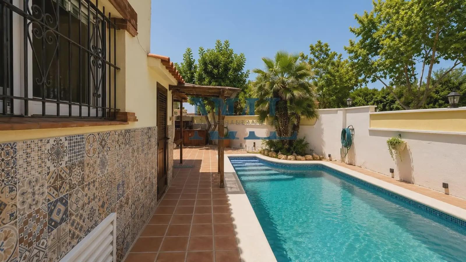 5 soverom Kjedet enebolig til salgs i Sant Pere de Ribes med svømmebasseng garasje - € 560 000 (Ref: 10106592)