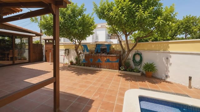 5 soverom Kjedet enebolig til salgs i Sant Pere de Ribes med svømmebasseng garasje - € 560 000 (Ref: 10106592)