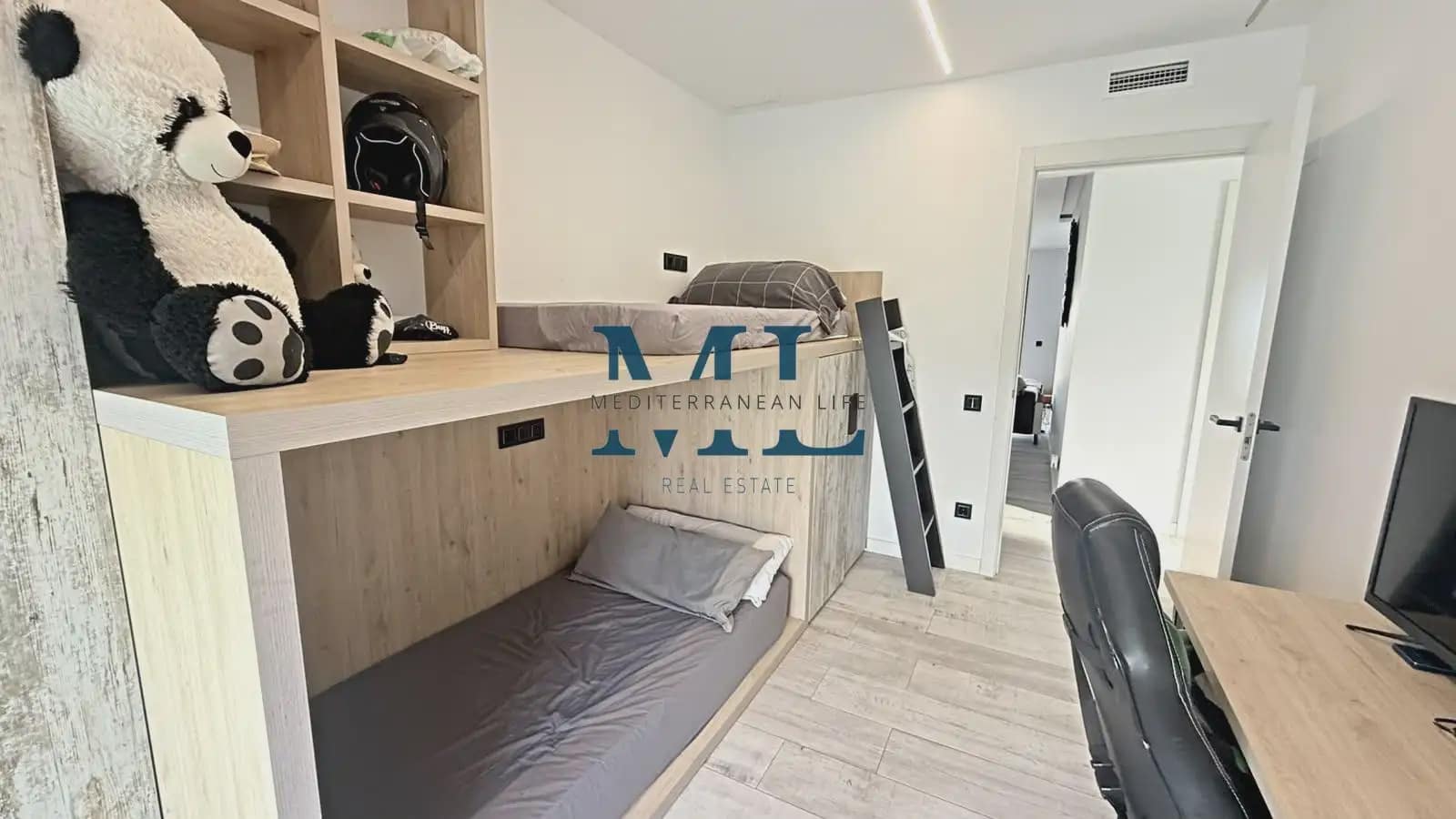 5 quarto Penthouse para venda em Vilanova i la Geltru com piscina garagem - 660 000 € (Ref: 10147486)