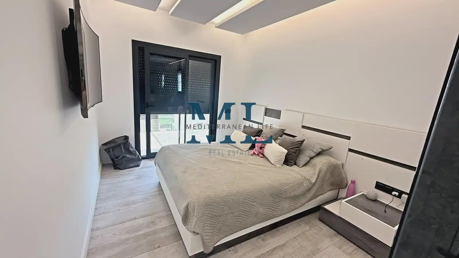 5 quarto Penthouse para venda em Vilanova i la Geltru com piscina garagem - 660 000 € (Ref: 10147486)