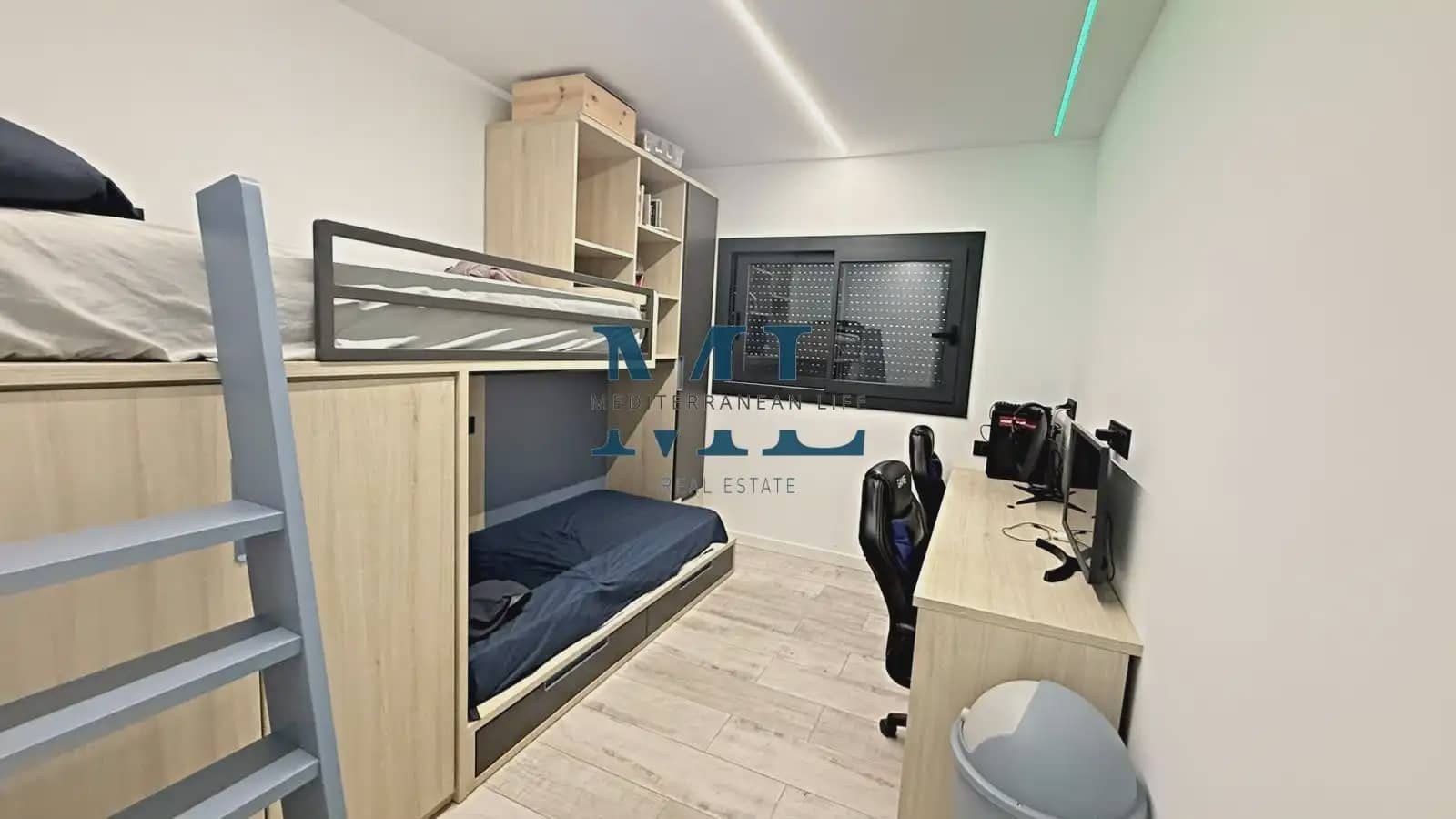 5 quarto Penthouse para venda em Vilanova i la Geltru com piscina garagem - 660 000 € (Ref: 10147486)