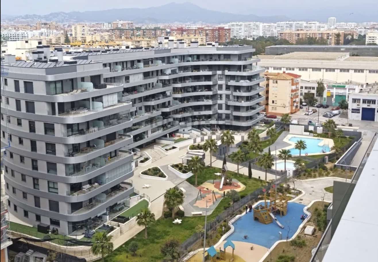 3 soverom Leilighet til salgs i Malaga by med svømmebasseng garasje - € 985 000 (Ref: 10057842)