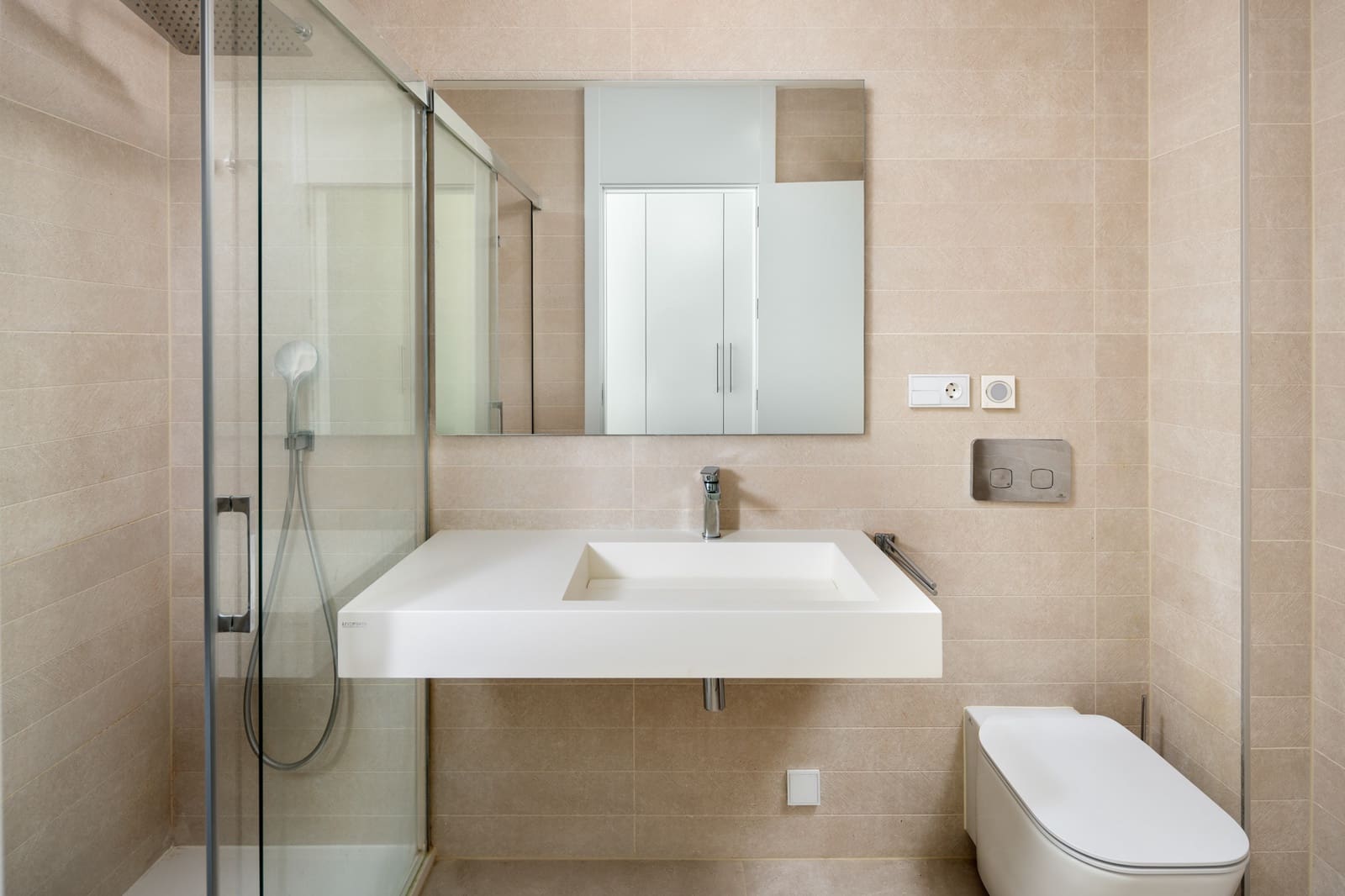 3 soverom Leilighet til salgs i Malaga by med svømmebasseng garasje - € 985 000 (Ref: 10057842)
