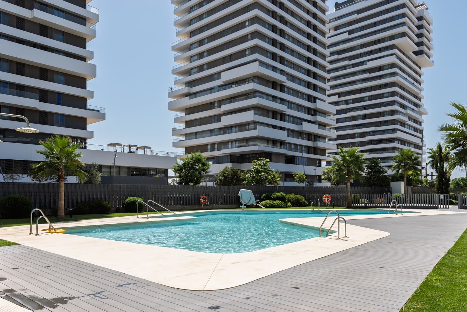 3 soverom Leilighet til salgs i Malaga by med svømmebasseng garasje - € 985 000 (Ref: 10057842)