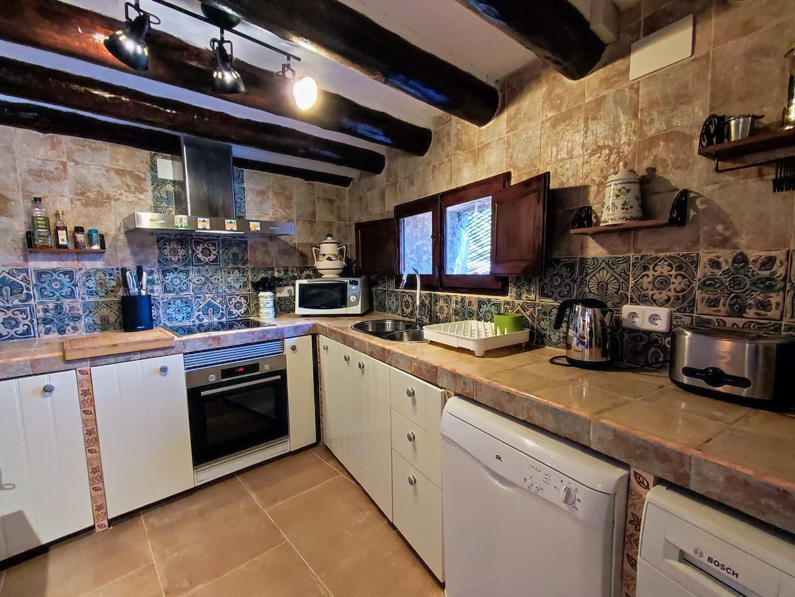 5 bedroom Finca/Country House for sale in Pratdip with pool garage - € 750,000 (Ref: 10057557)
