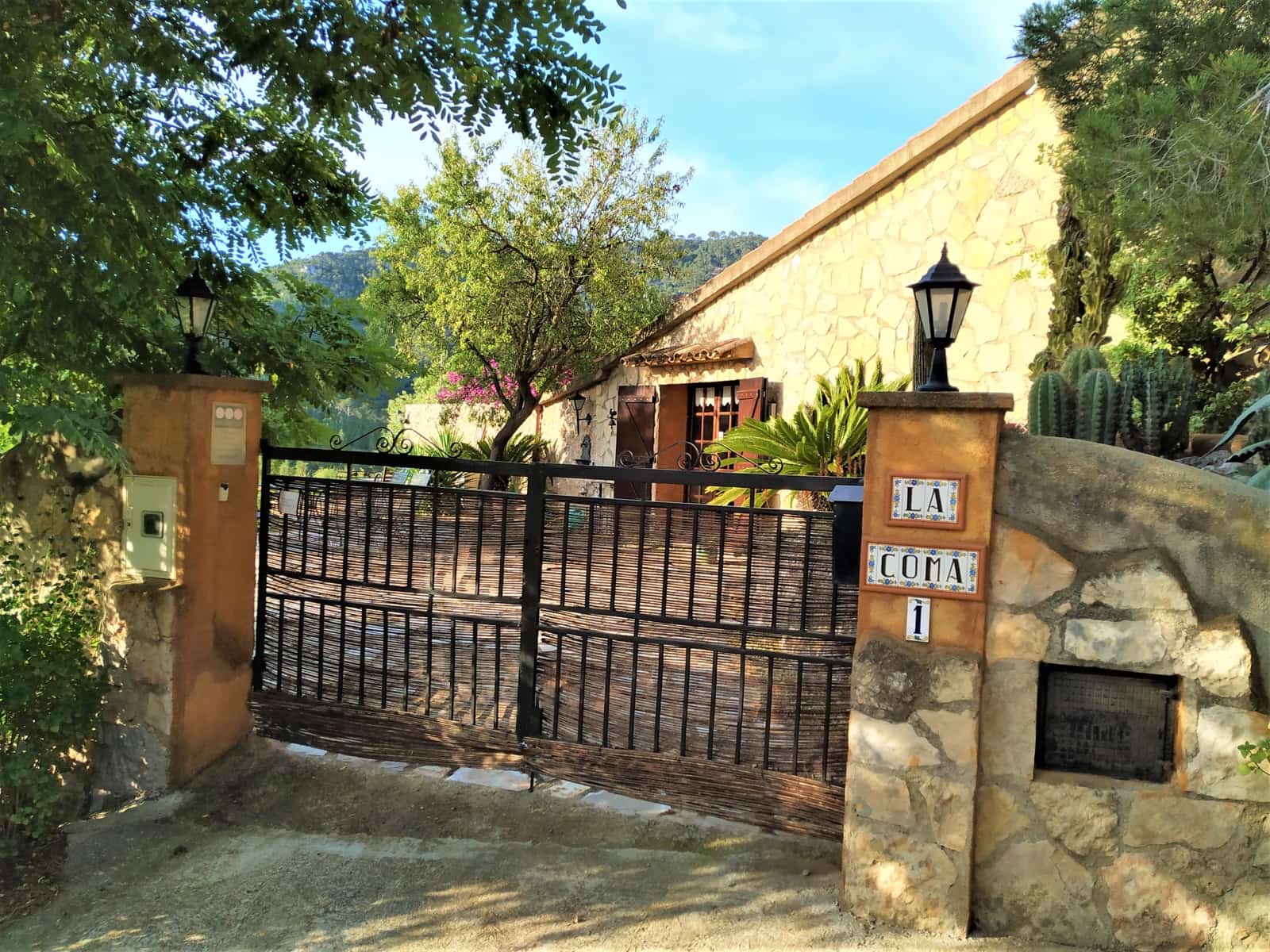 5 bedroom Finca/Country House for sale in Pratdip with pool garage - € 750,000 (Ref: 10057557)
