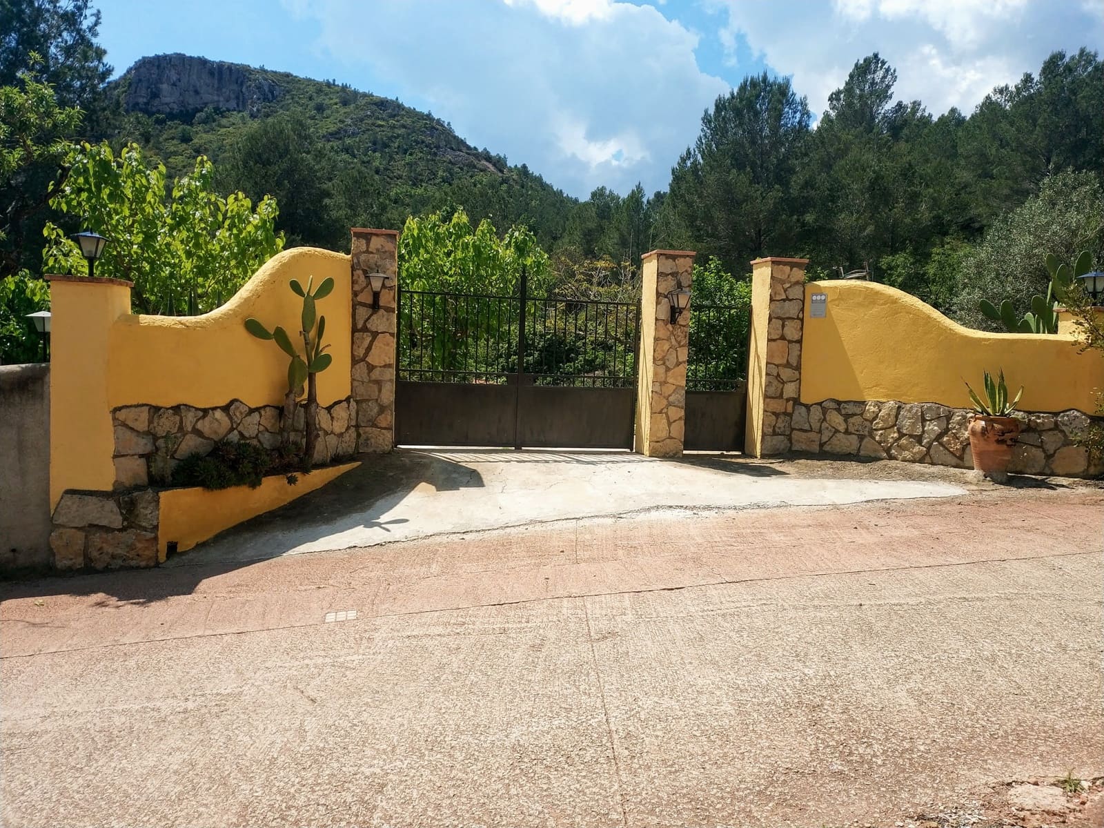 5 bedroom Finca/Country House for sale in Pratdip with pool garage - € 750,000 (Ref: 10057557)