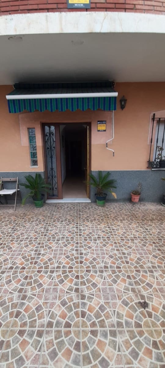 3 makuuhuone Omakotitalo myytävänä paikassa Puerto de la Torre mukana 
autotalli - 419 500 € (Ref: 10049605)