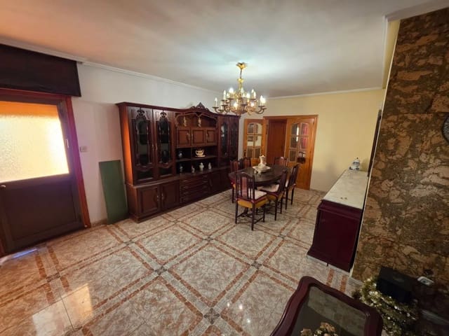 4 bedroom Flat for sale in El Tomillar, Málaga city - € 319,000 (Ref: 10049615)