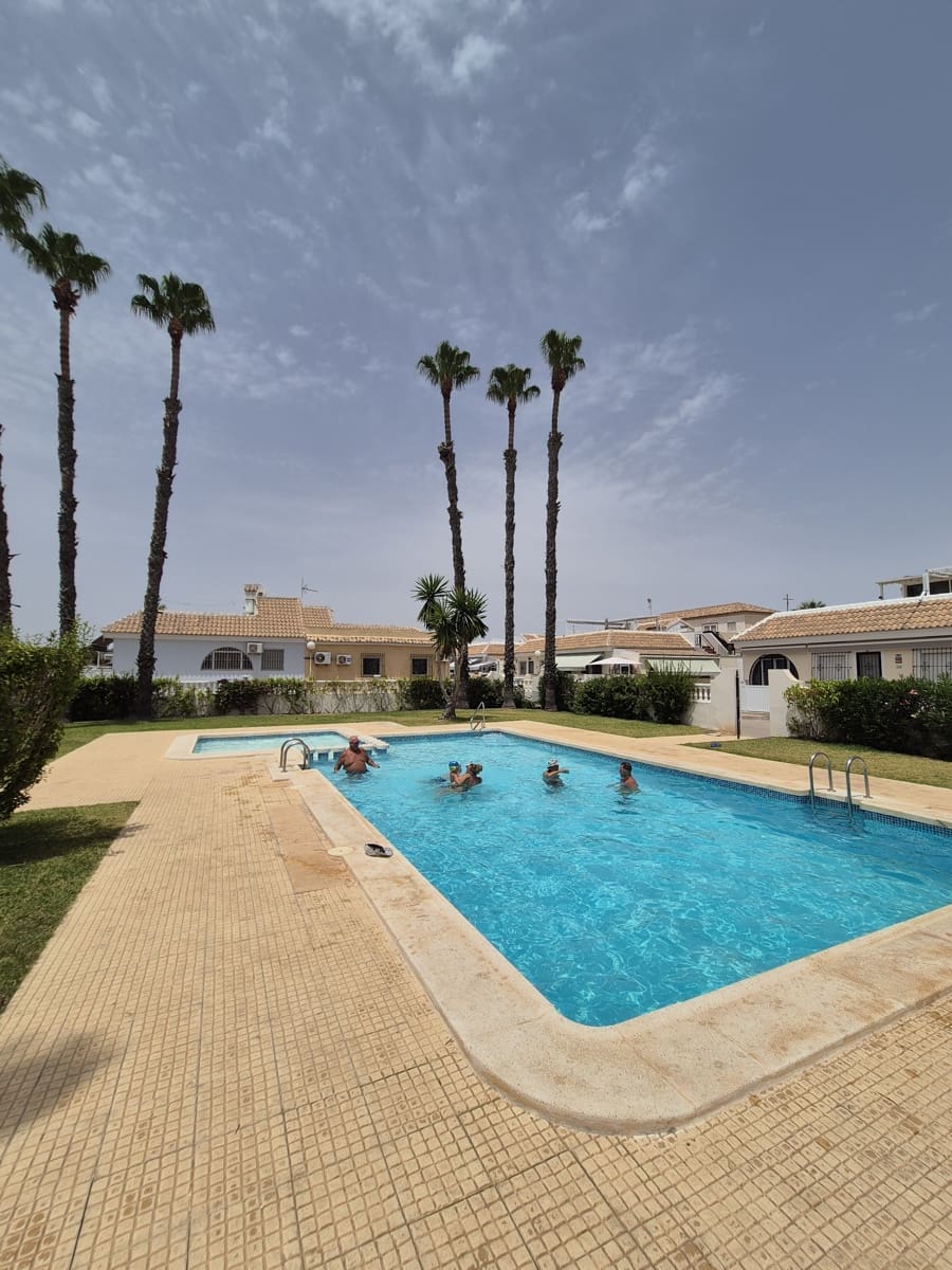 2 bedroom Bungalow for sale in Los Alcazares with pool garage - € 225,000 (Ref: 10057169)
