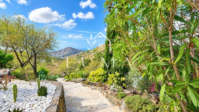 Finca/Casa Rural de 5 habitaciones en Cómpeta en venta con piscina - 790.000 € (Ref: 10138986)