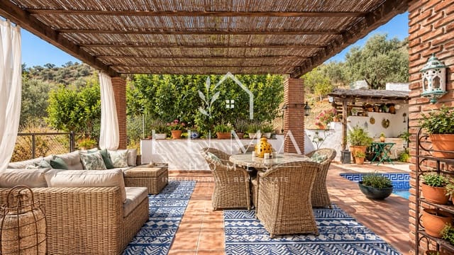 Finca/Casa Rural de 3 habitaciones en Archez en venta con piscina - 375.000 € (Ref: 10139063)
