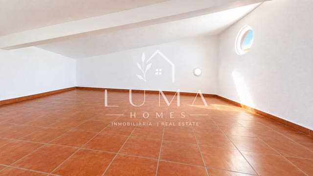 Hus til salgs i Cómpeta - € 55 000 (Ref: 10153243)