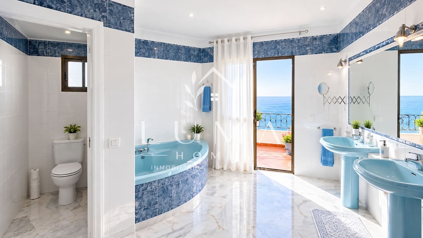 3 chambre Penthouse à vendre à Torrox-Costa avec piscine garage - 870 000 € (Ref: 10153246)