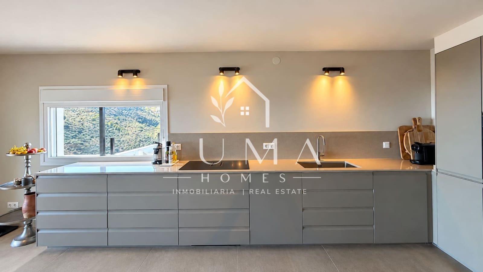 7 sypialnia Finka/Dom wiejski na sprzedaż w Competa z basenem garażem - 1 285 000 € (Ref: 10163583)