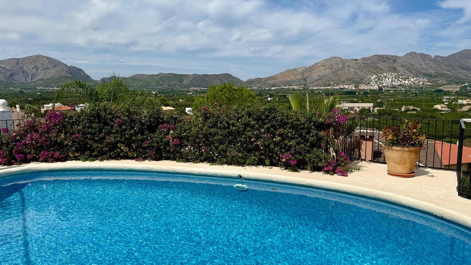 5 quarto Moradia para venda em Benidoleig com piscina garagem - 625 000 € (Ref: 10064817)