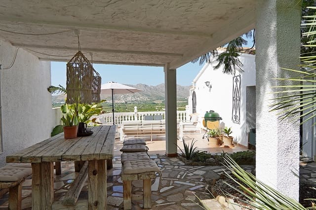 5 quarto Moradia para venda em Benidoleig com piscina garagem - 625 000 € (Ref: 10064817)