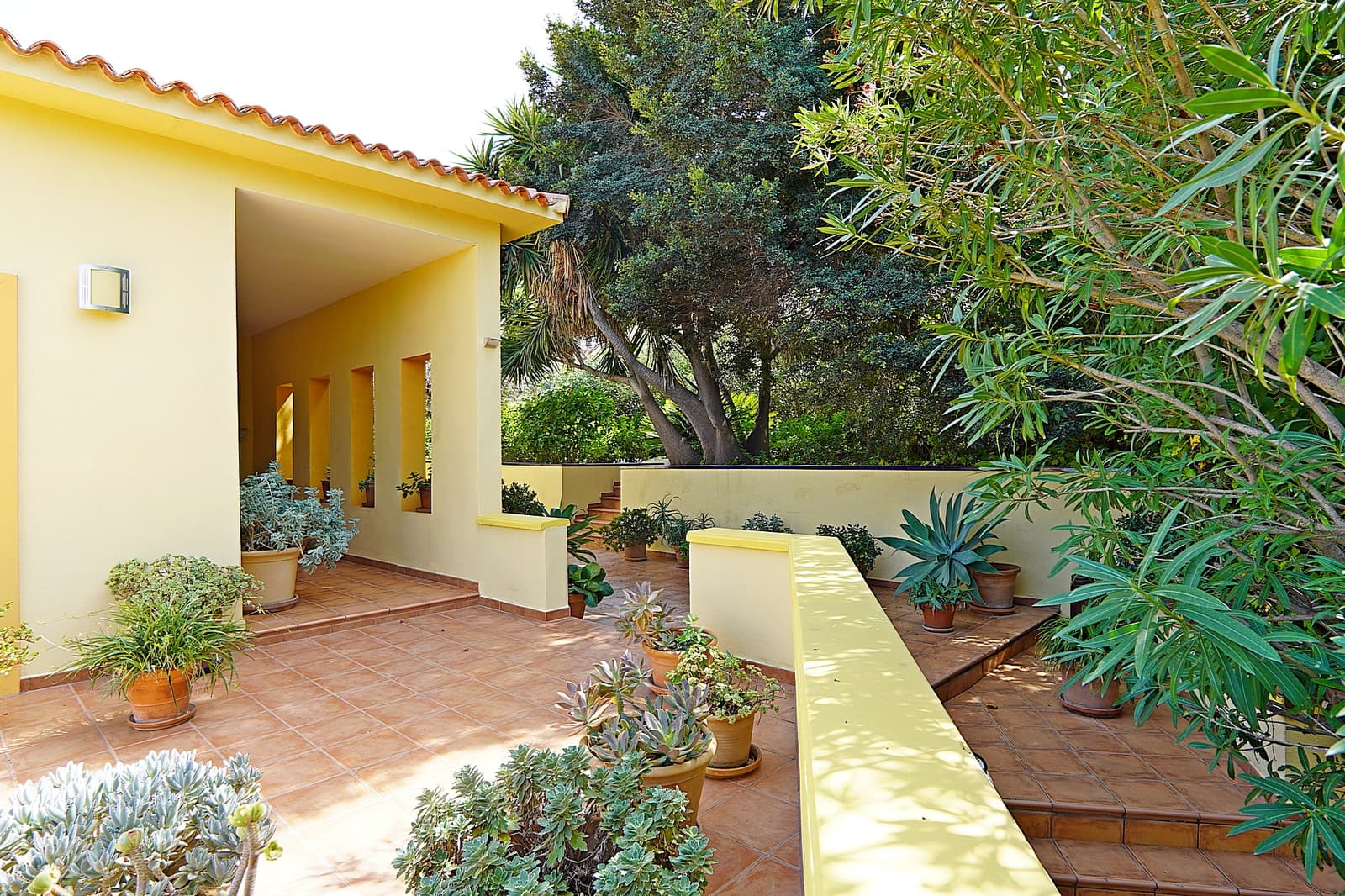 4 slaapkamer Villa te koop in Benidoleig met zwembad garage - € 895.000 (Ref: 10068107)