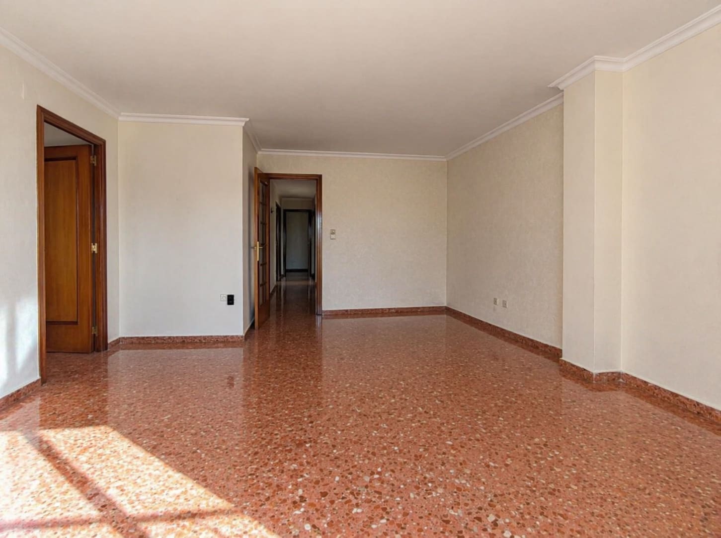 4 soveværelse Penthouse til salg i Alaquas med garage - € 359.000 (Ref: 10057555)