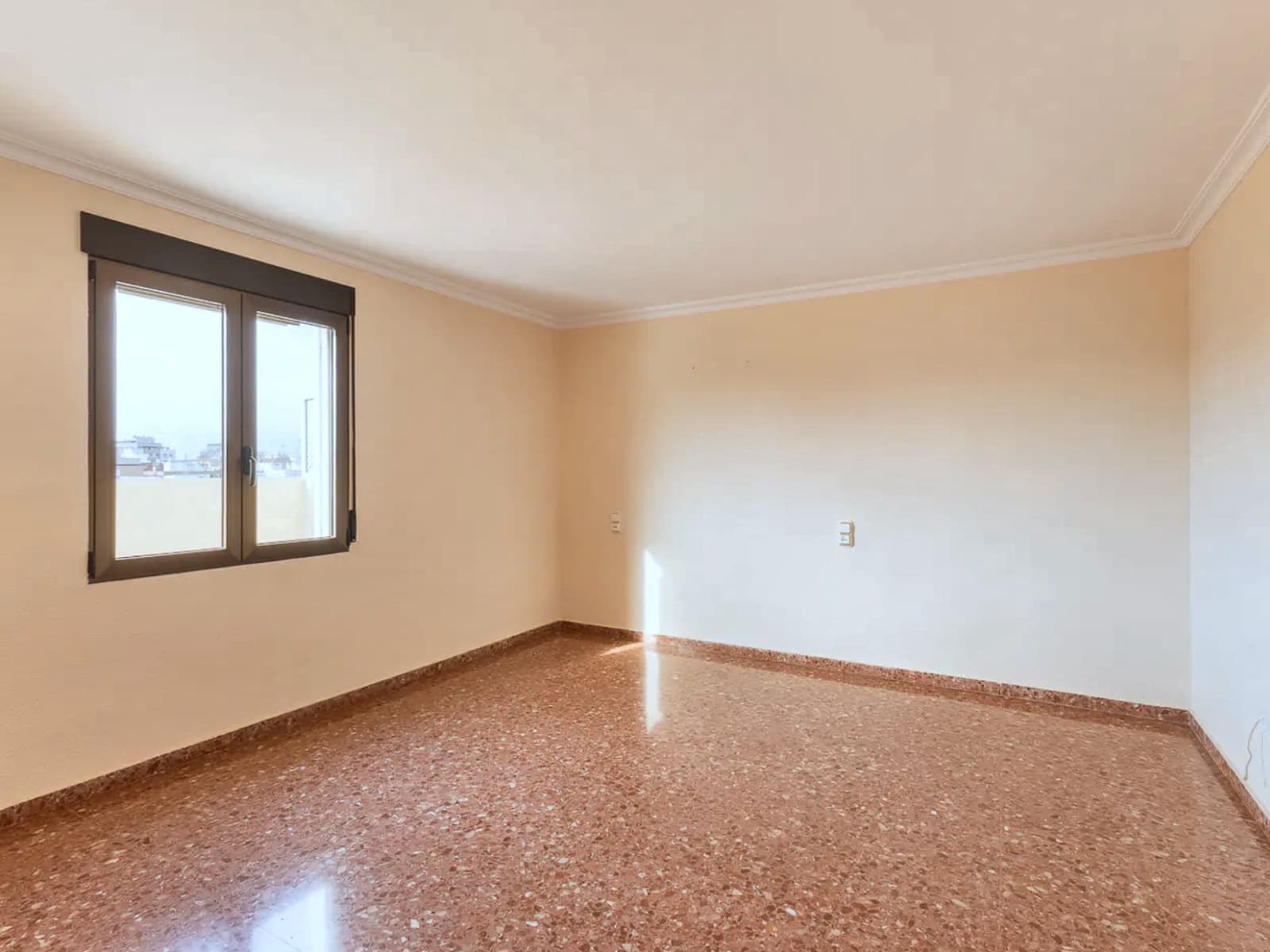 4 bedroom Penthouse for sale in Alaquas with garage - € 349,000 (Ref: 10057555)