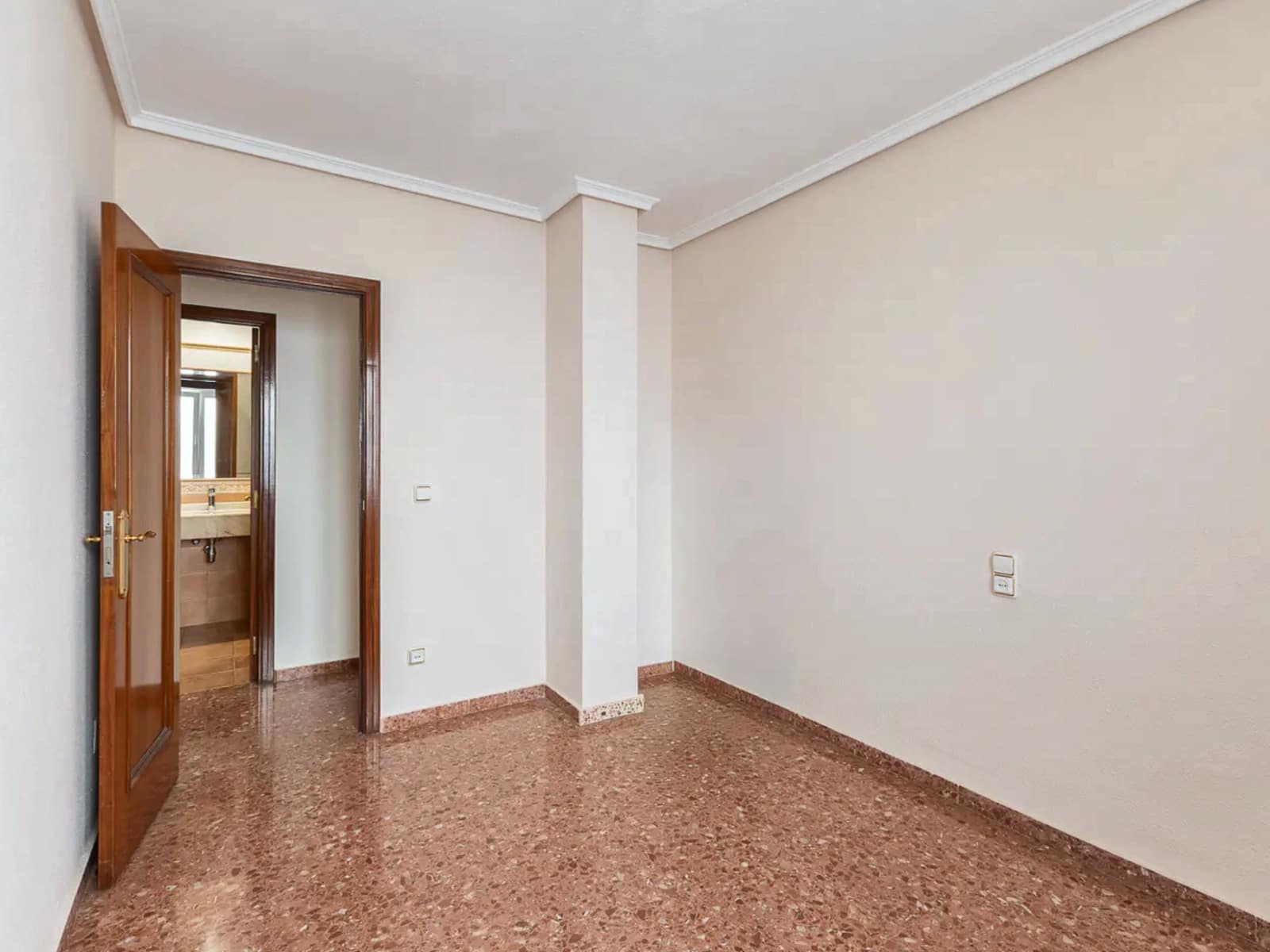 4 bedroom Penthouse for sale in Alaquas with garage - € 349,000 (Ref: 10057555)