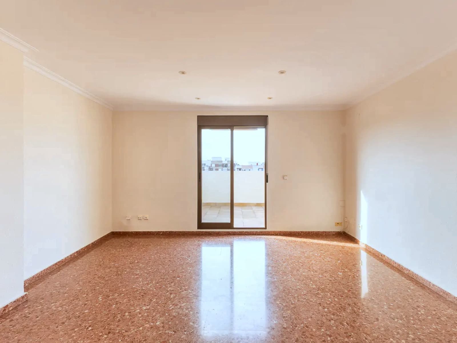 4 bedroom Penthouse for sale in Alaquas with garage - € 349,000 (Ref: 10057555)