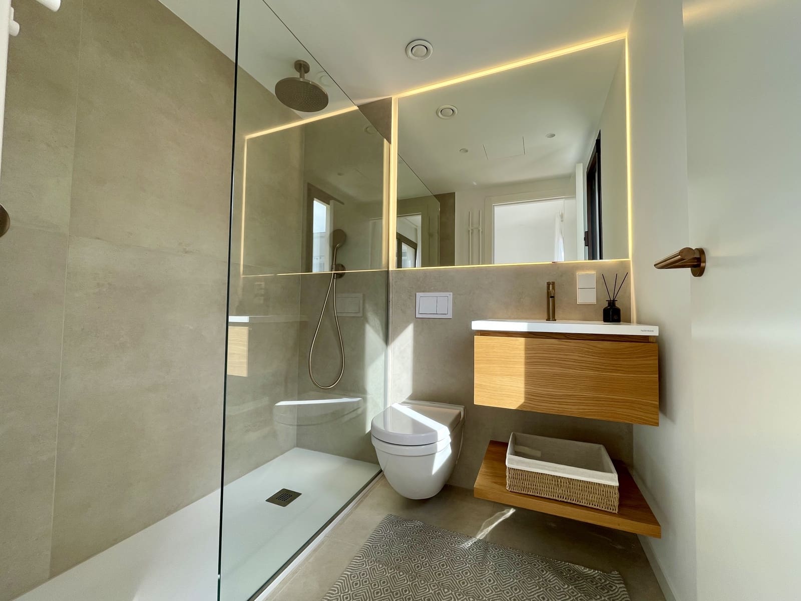 3 slaapkamer Rijtjeshuis te koop in Portixol met zwembad garage - € 1.950.000 (Ref: 10163495)