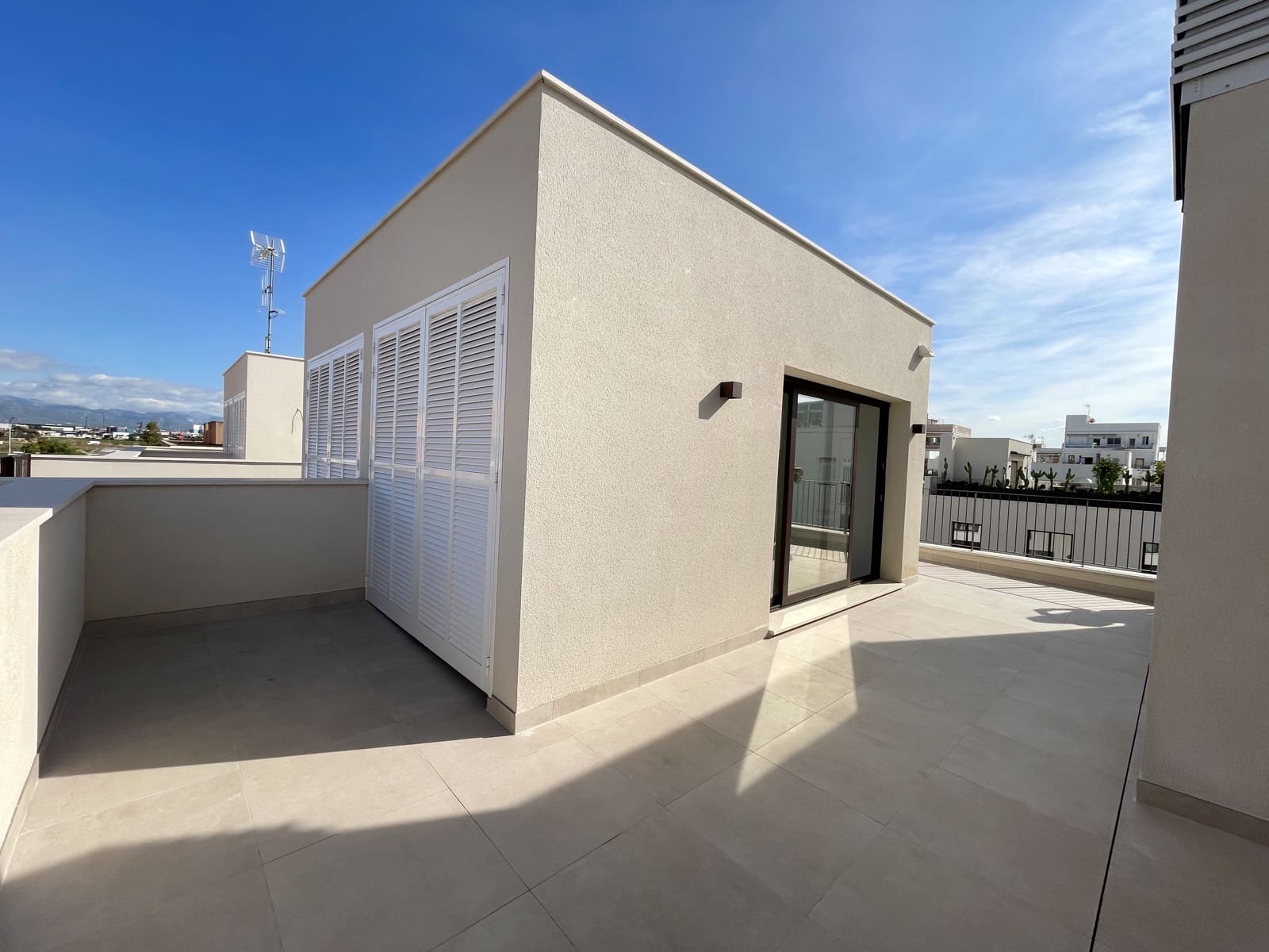 3 slaapkamer Rijtjeshuis te koop in Portixol met zwembad garage - € 1.950.000 (Ref: 10163495)