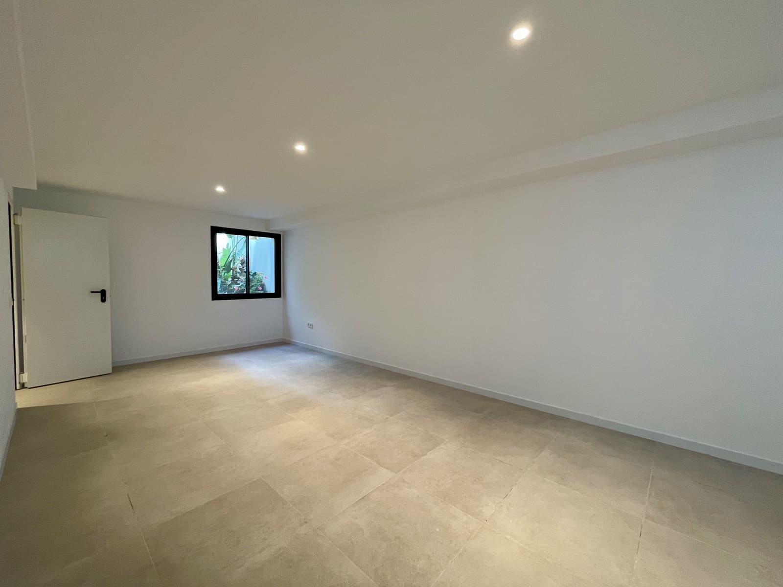 3 slaapkamer Rijtjeshuis te koop in Portixol met zwembad garage - € 1.950.000 (Ref: 10163495)