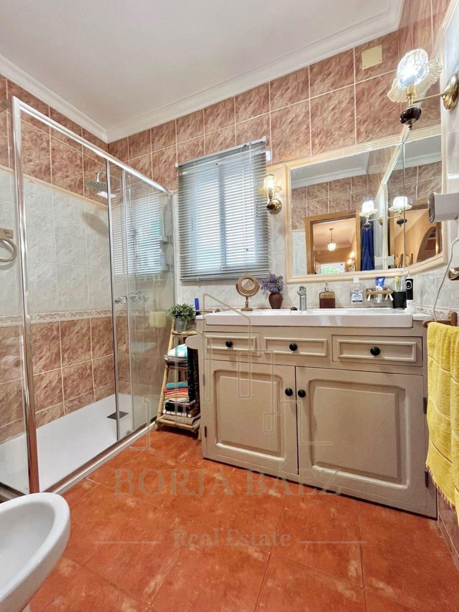 Chalet de 3 habitaciones en Benajarafe en venta - 740.000 € (Ref: 10076736)