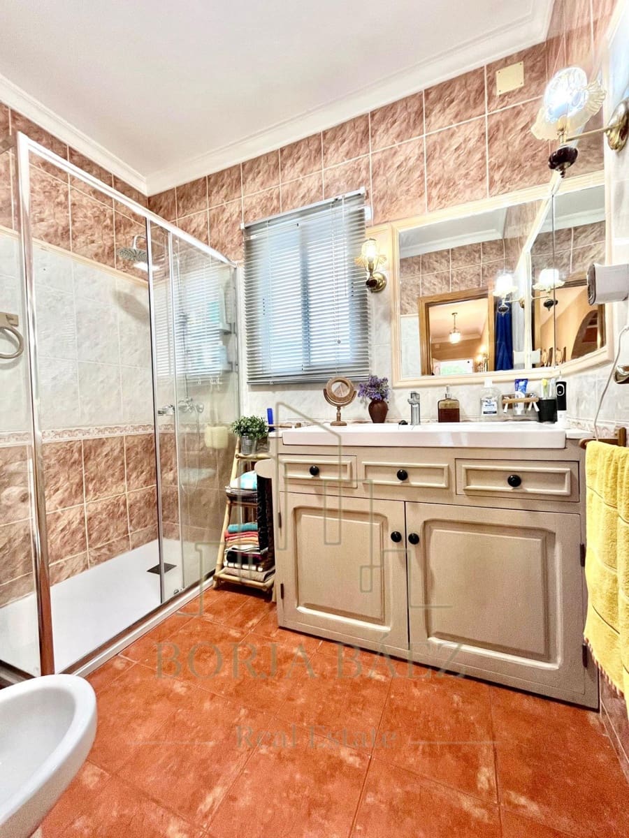 Chalet de 3 habitaciones en Benajarafe en venta - 740.000 € (Ref: 10076736)