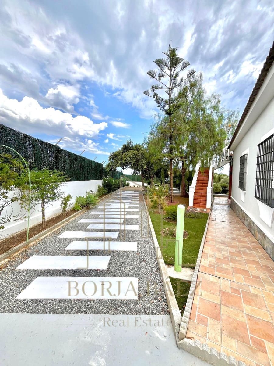 Chalet de 3 habitaciones en Benajarafe en venta - 740.000 € (Ref: 10076736)
