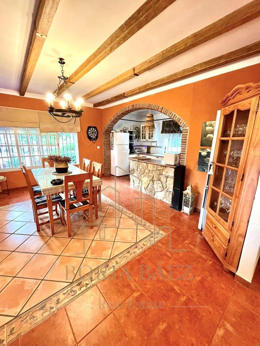 Chalet de 3 habitaciones en Benajarafe en venta - 740.000 € (Ref: 10076736)