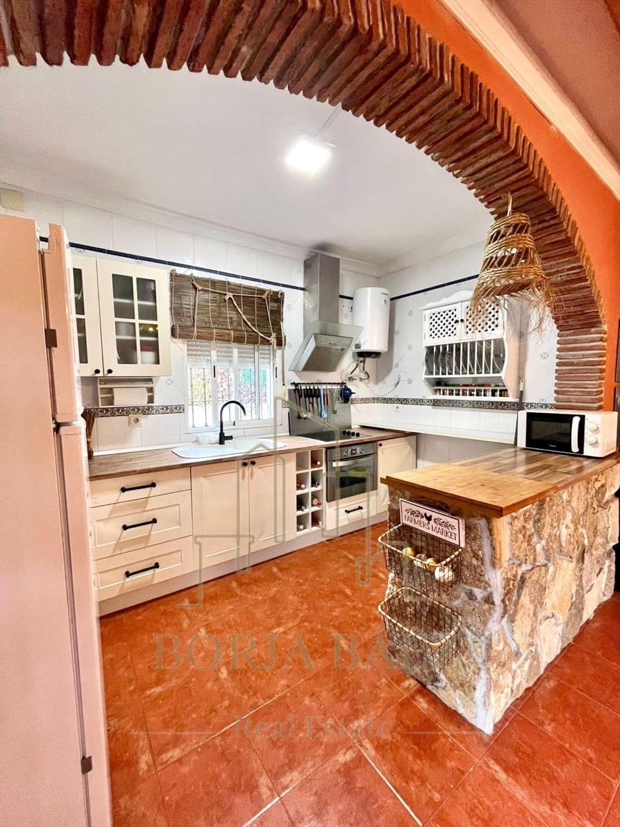 Chalet de 3 habitaciones en Benajarafe en venta - 740.000 € (Ref: 10076736)