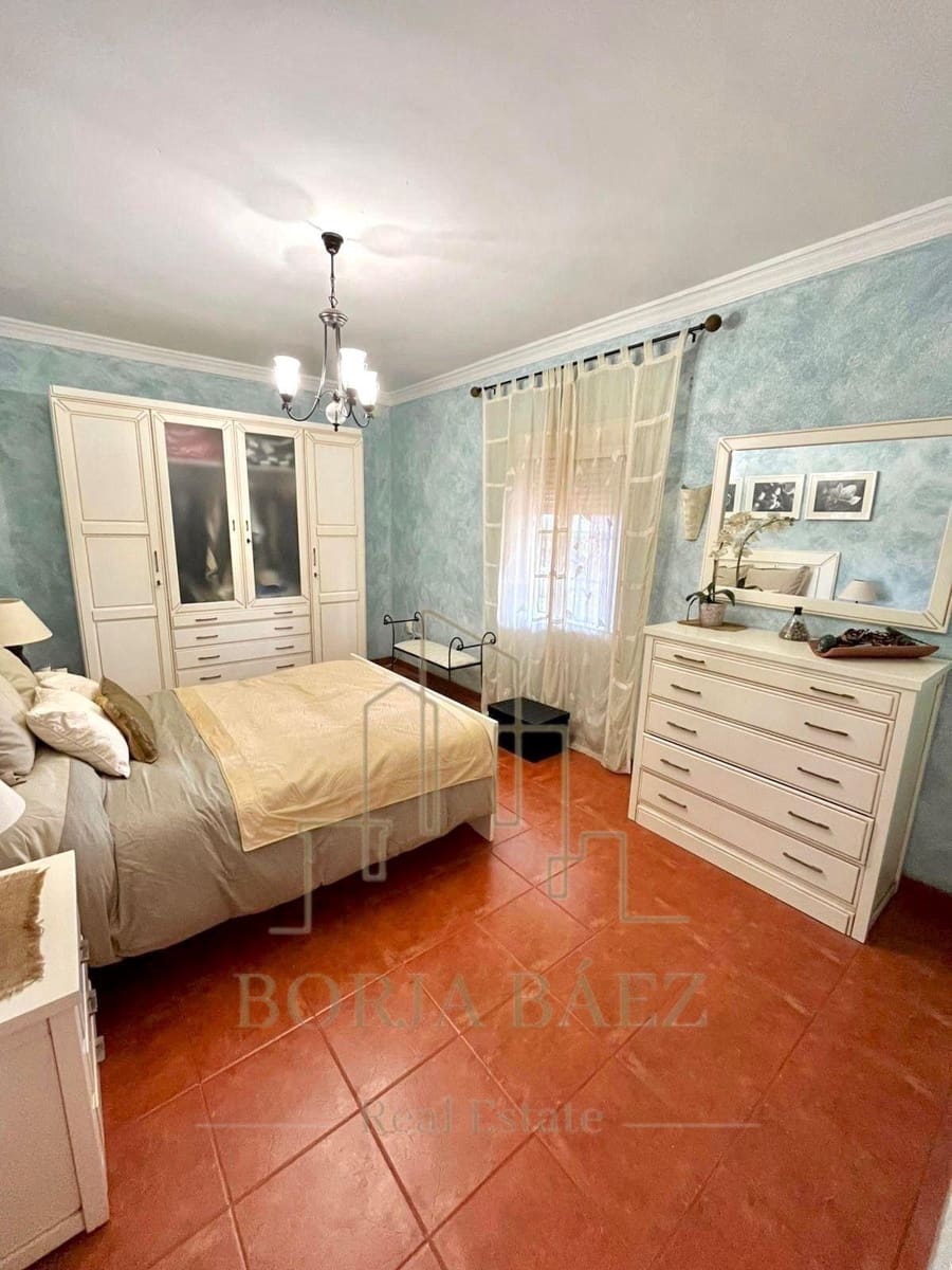 Chalet de 3 habitaciones en Benajarafe en venta - 740.000 € (Ref: 10076736)
