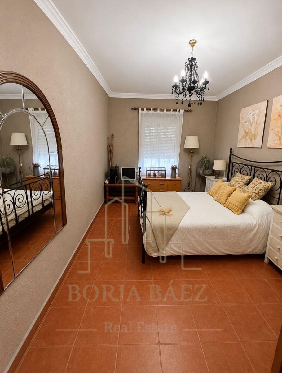 Chalet de 3 habitaciones en Benajarafe en venta - 740.000 € (Ref: 10076736)