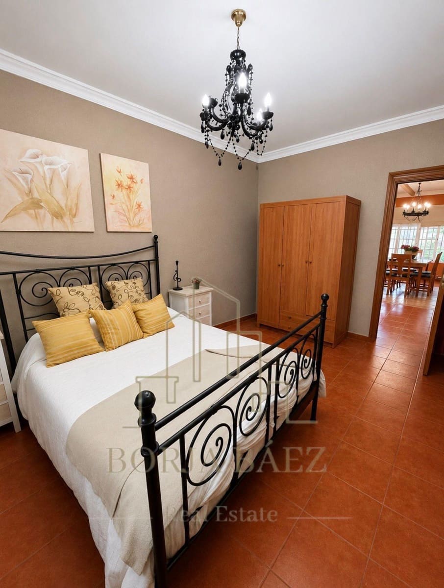 Chalet de 3 habitaciones en Benajarafe en venta - 740.000 € (Ref: 10076736)