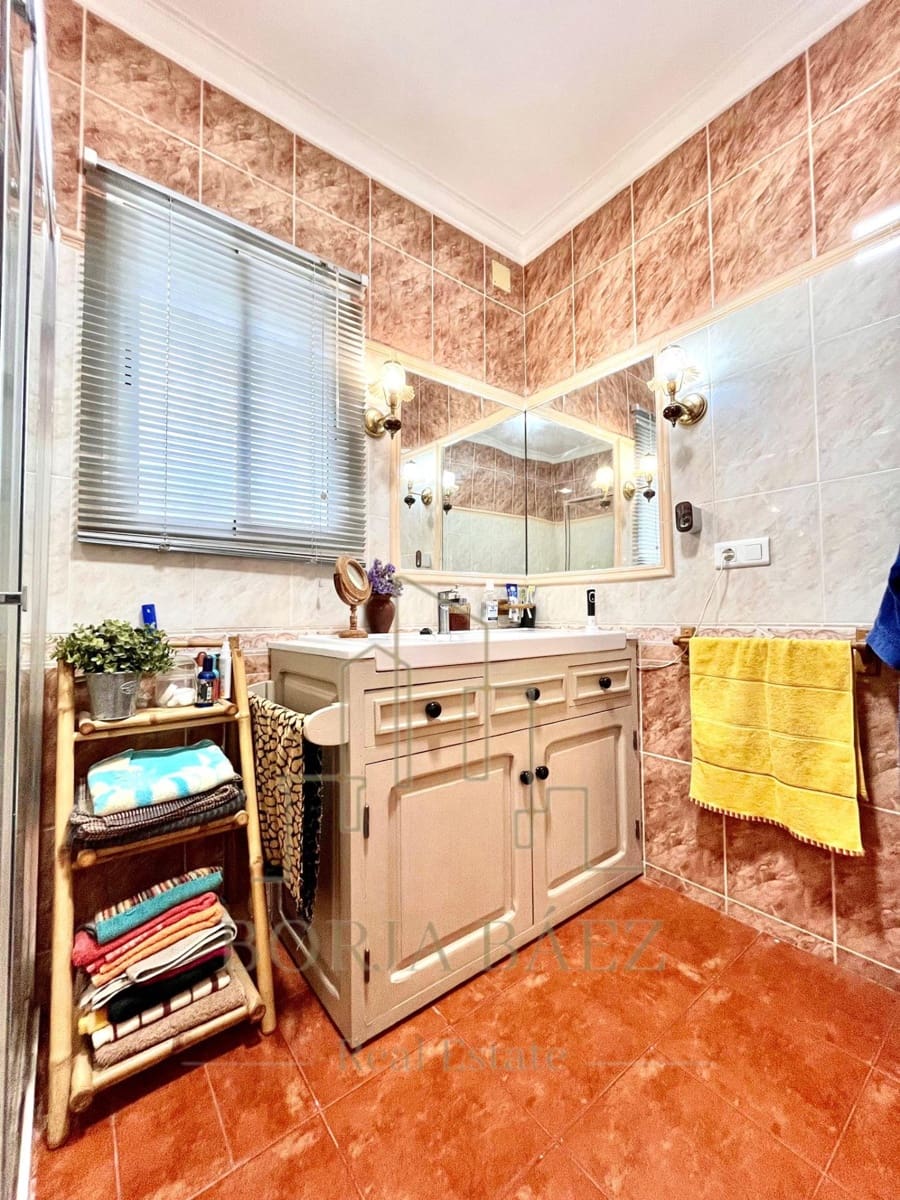 Chalet de 3 habitaciones en Benajarafe en venta - 740.000 € (Ref: 10076736)