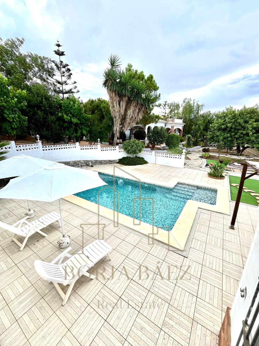 Chalet de 3 habitaciones en Benajarafe en venta - 740.000 € (Ref: 10076736)