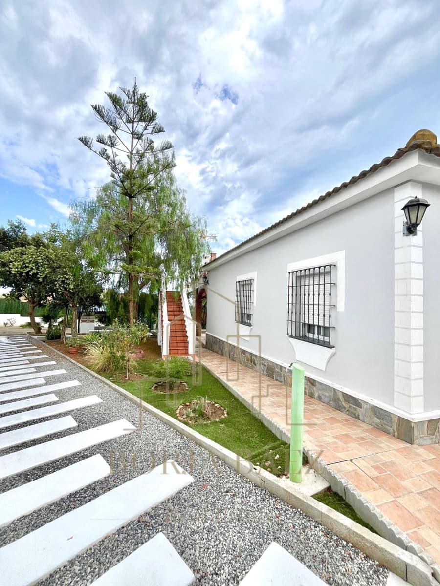 Chalet de 3 habitaciones en Benajarafe en venta - 740.000 € (Ref: 10076736)